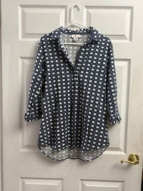 Vineyard Vines Women's Blue and White Patterned Tunic Blouse
